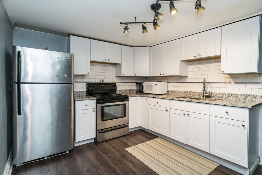 2404-2410 1/2 Van Dyke Ave, Raleigh, NC à vendre - Photo du bâtiment - Image 3 de 10