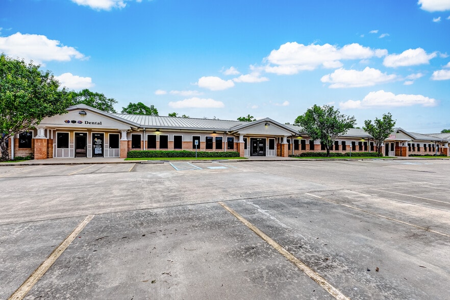 5751 Blythewood St, Houston, TX for lease - Building Photo - Image 2 of 40