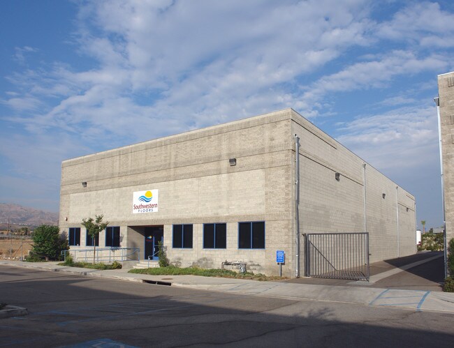 Plus de détails pour 10060 Remmet Ave, Chatsworth, CA - Industriel à louer