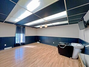 10304 Lincoln Trl, Fairview Heights, IL for lease Interior Photo- Image 1 of 1