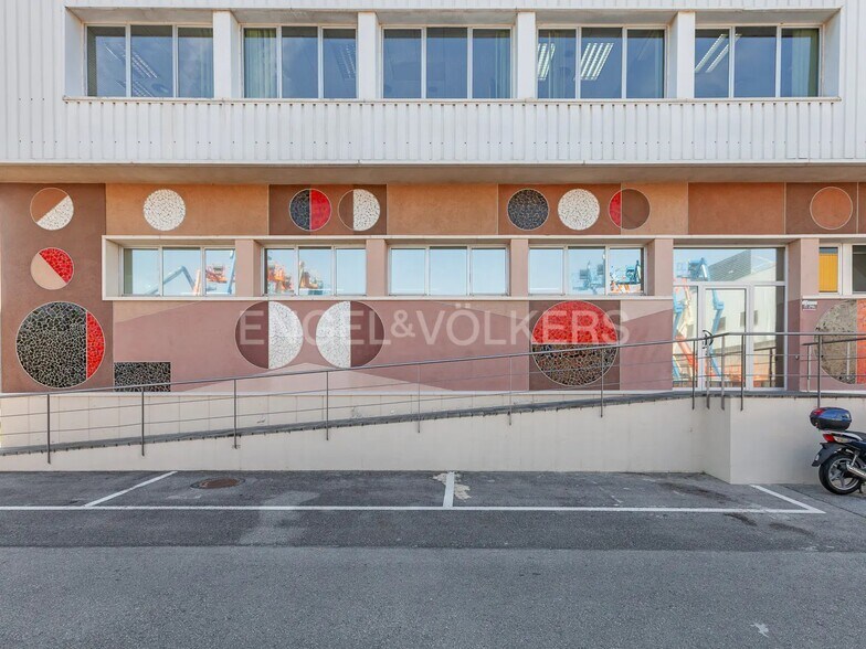 Bureau dans Sant Quirze del Vallès, Barcelona à louer - Photo du bâtiment - Image 3 de 3