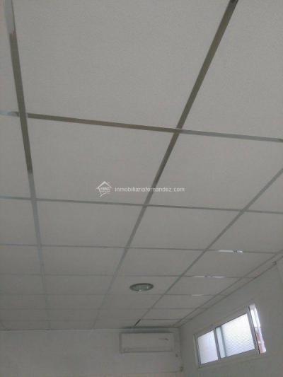 Commerce de détail dans Cáceres, Cáceres à vendre - Photo du bâtiment - Image 2 de 7