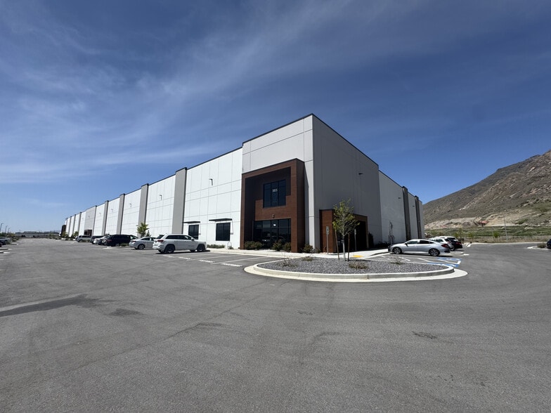 3752 S Sierra Vista Way, Provo, UT for lease - Building Photo - Image 1 of 6