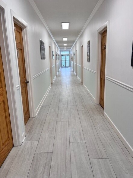 513 US Highway 1, North Palm Beach, FL à louer - Photo intérieure - Image 3 de 11