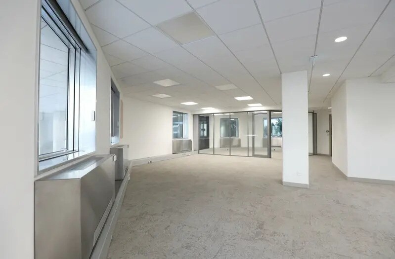 Office in Lyon for sale Interior Photo- Image 1 of 15