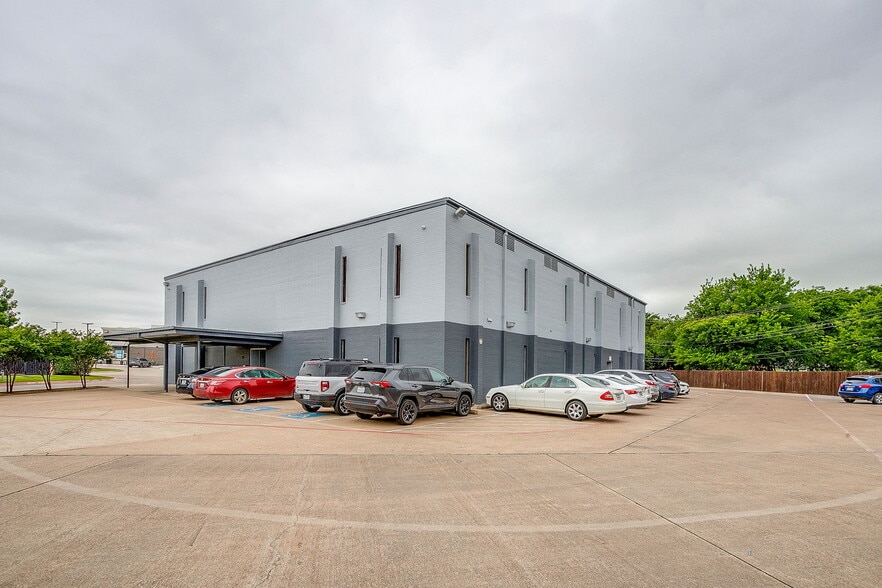 820 SW Wilshire Blvd, Burleson, TX à vendre - Photo du bâtiment - Image 1 de 23