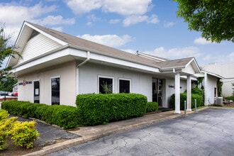 118 S Pleasantburg Dr, Greenville, SC à louer Photo du bâtiment- Image 2 de 6