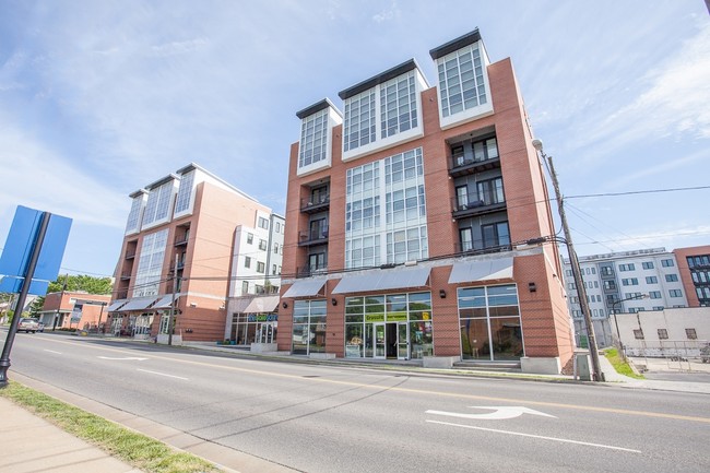 More details for 233-241 E Market St, Harrisonburg, VA - Retail for Lease