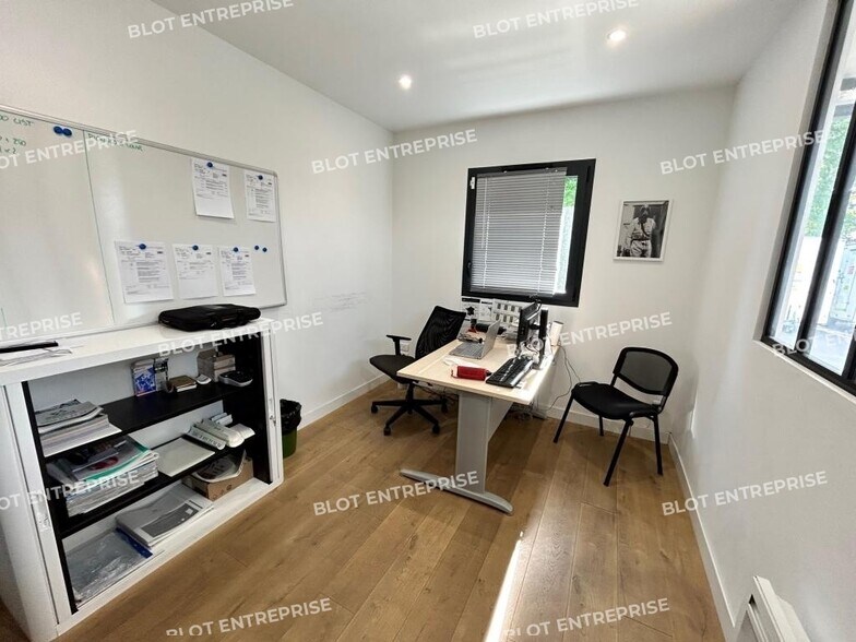 Flex in La Chapelle-des-Fougeretz for lease - Building Photo - Image 3 of 6