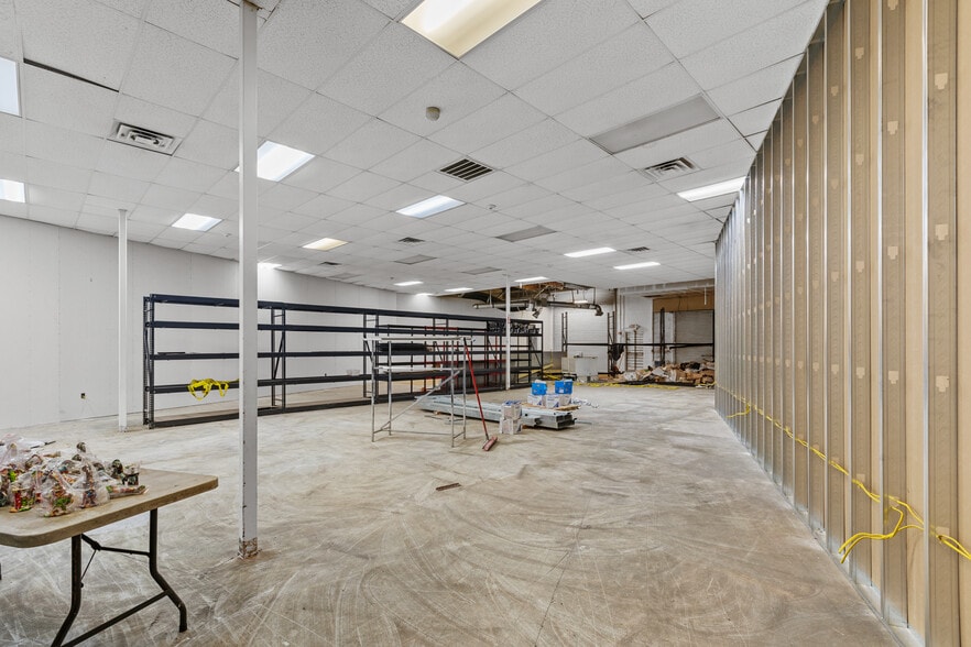 429 E March Ln, Stockton, CA for lease - Building Photo - Image 3 of 9