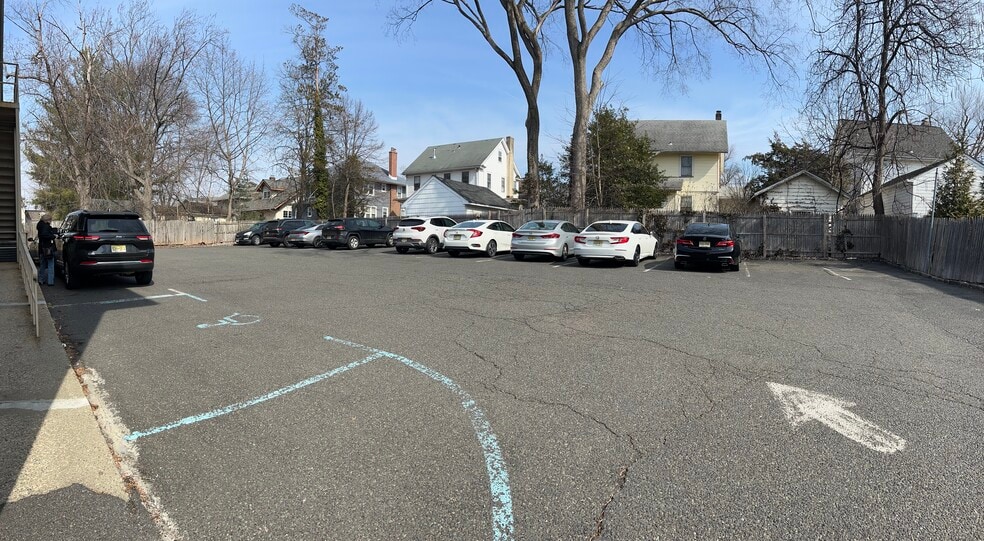 577 Westfield Ave, Westfield, NJ for lease - Building Photo - Image 2 of 8