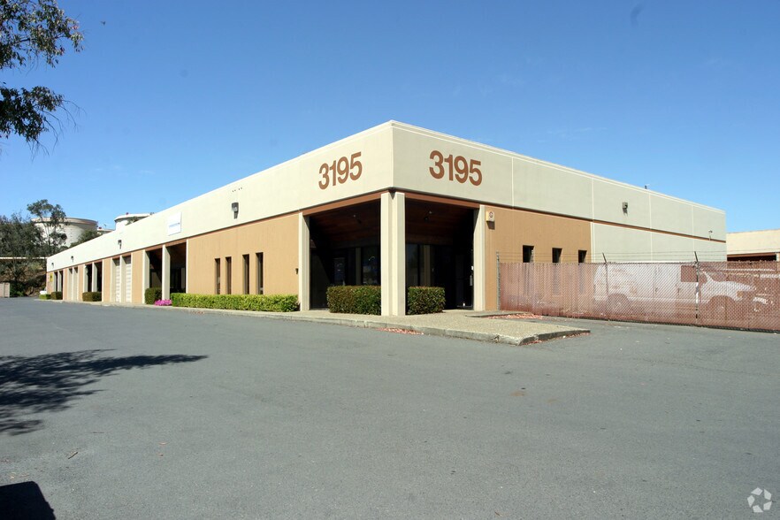 3195 Park Rd, Benicia, CA for lease - Building Photo - Image 2 of 6