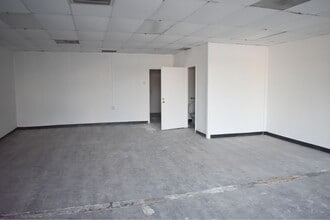 2487-2563 Cartwright Rd, Missouri City, TX for lease Interior Photo- Image 2 of 5