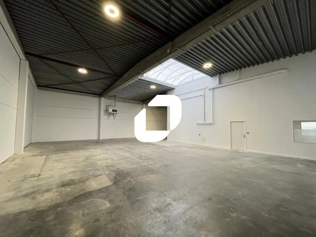 Flex in Roncq for lease Interior Photo- Image 1 of 9