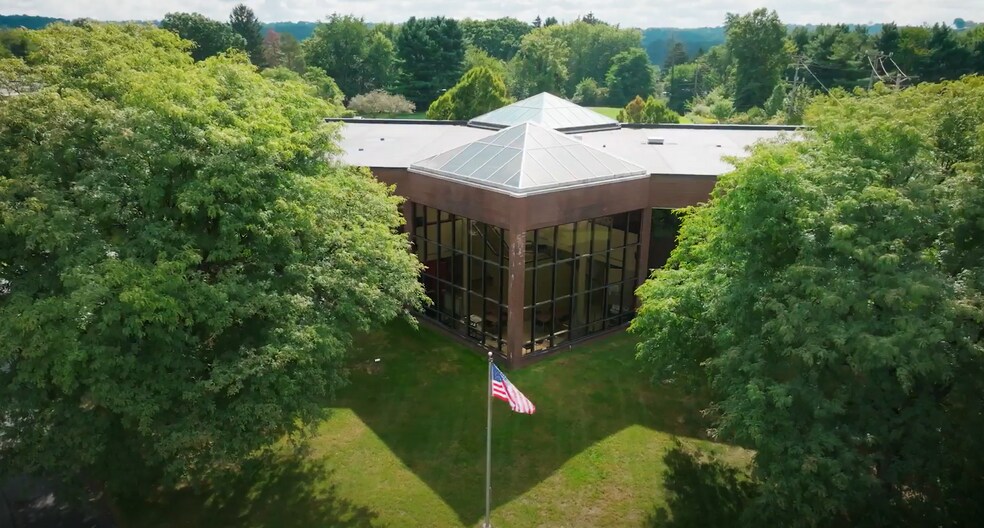 150 Beta Dr, Pittsburgh, PA à vendre - Photo du bâtiment - Image 3 de 10