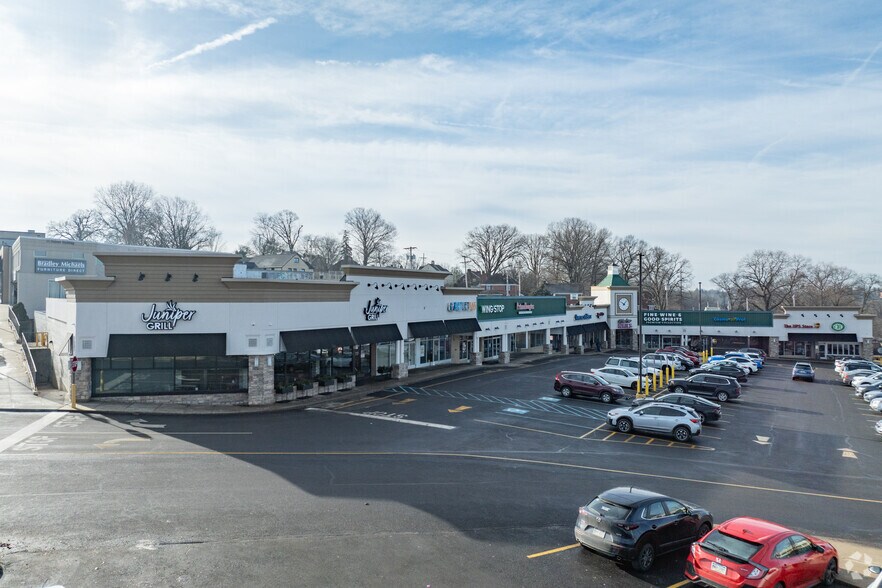 10 Old Clairton Rd, Pleasant Hills, PA à louer - Photo principale - Image 2 de 9
