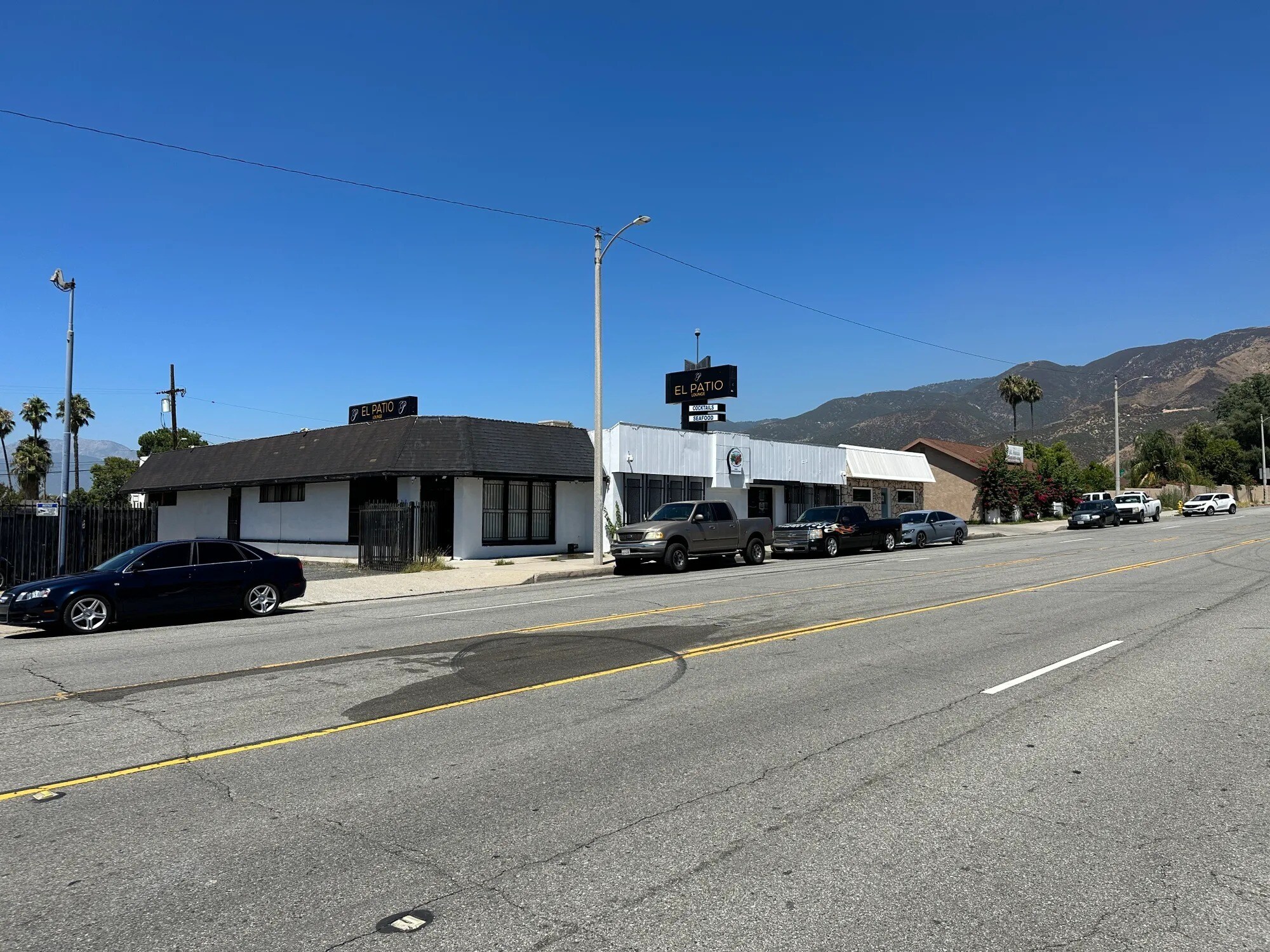 4352-4360 N Sierra Way, San Bernardino, CA à vendre Photo du bâtiment- Image 1 de 14