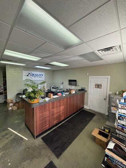 1412 W Kirkwood Ave, Bloomington, IN à vendre - Photo du bâtiment - Image 3 de 22