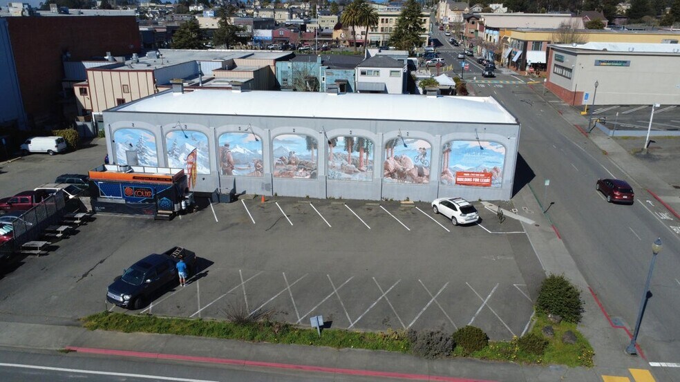 737 G St, Arcata, CA à vendre - Photo du bâtiment - Image 3 de 14