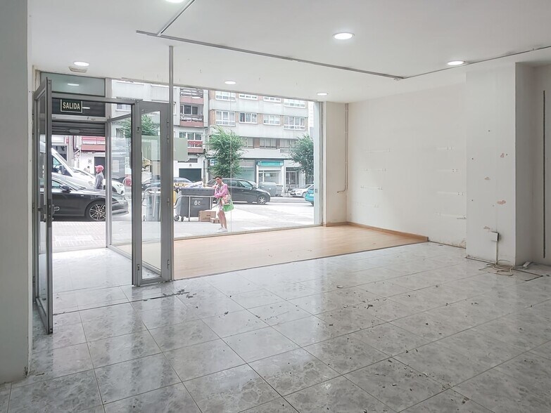 Retail in A Coruña, La Coruna for lease - Interior Photo - Image 2 of 20