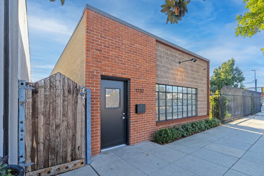 1732 Victory Blvd, Glendale, CA à louer - Photo du bâtiment - Image 2 de 20