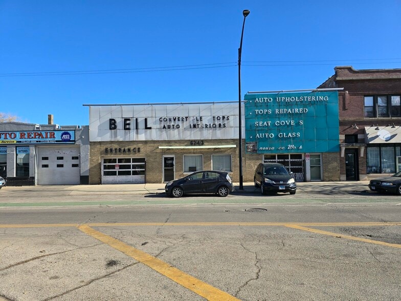 6243 N Clark St, Chicago, IL for sale - Building Photo - Image 2 of 14