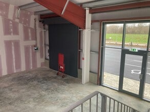 Mare Lane Business Park, Mare Lane, Bracknell à louer Photo du bâtiment- Image 2 de 3