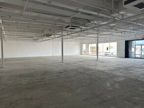 200-284 E Lake Mead Dr, Henderson, NV for lease Building Photo- Image 2 of 4