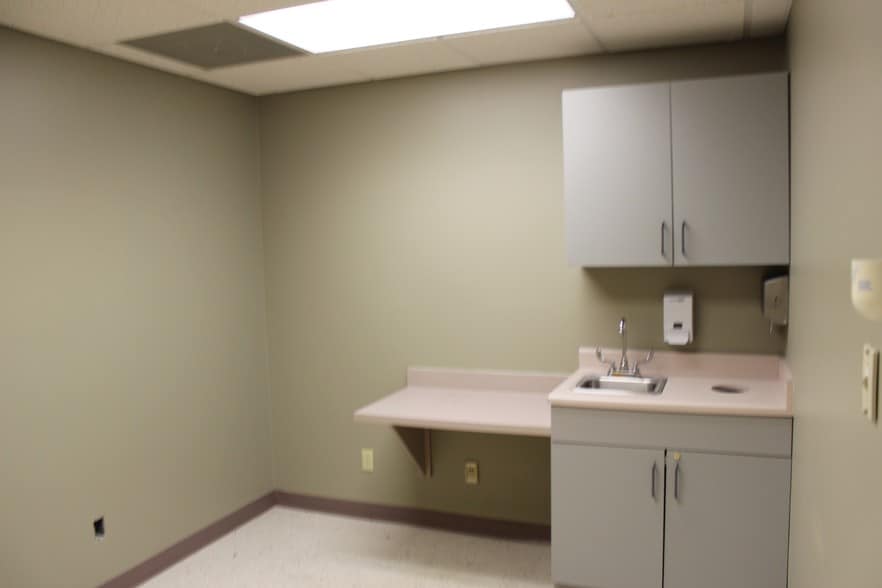 2855 Northpark Ave, Huntington, IN for lease - Interior Photo - Image 2 of 4