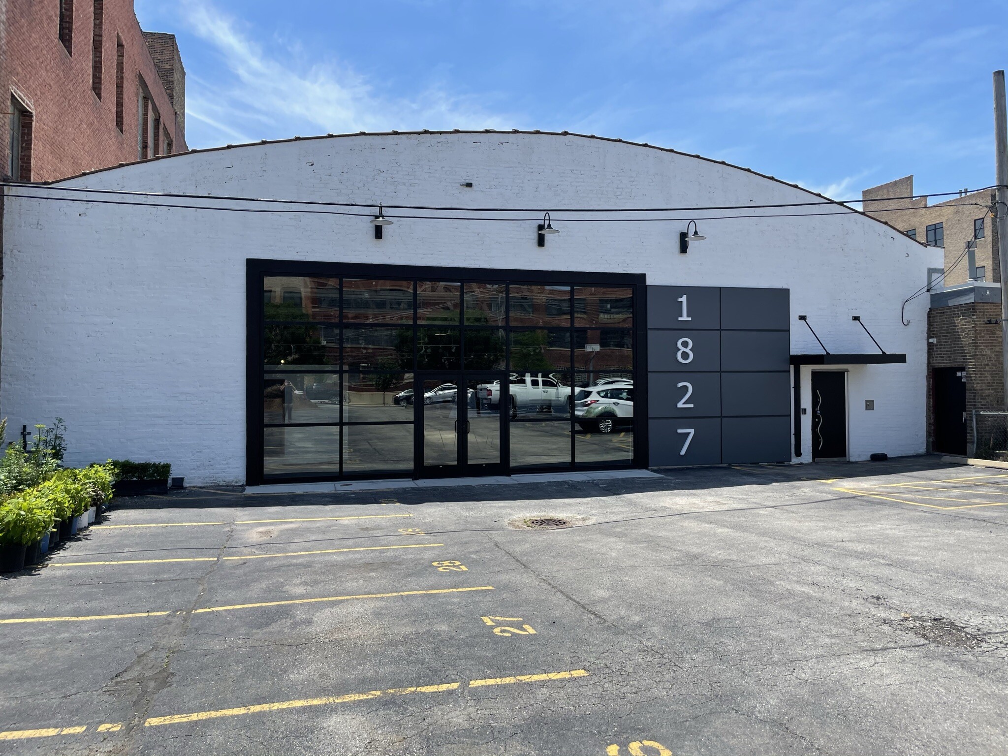 1827 W Hubbard St, Chicago, IL for lease Building Photo- Image 1 of 2