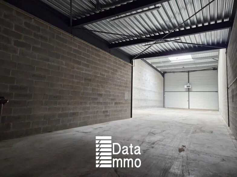 Industriel dans Bussy-Saint-Georges à louer - Photo du bâtiment - Image 3 de 8