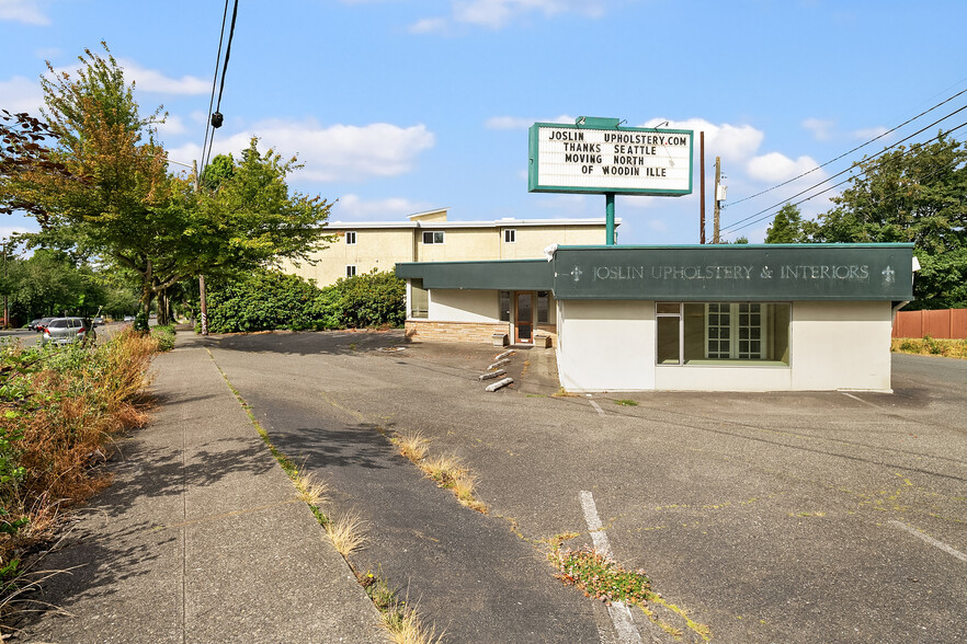 10439 Holman Rd N, Seattle, WA à vendre - Photo du bâtiment - Image 1 de 1