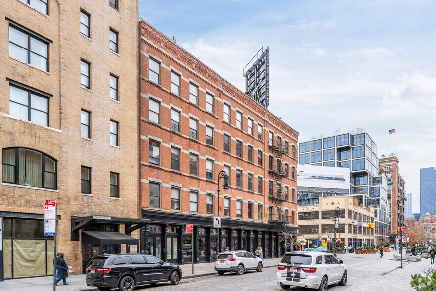 400 W 14th St, New York, NY for lease - Building Photo - Image 3 of 5