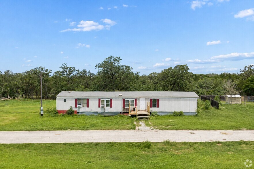 1360 Highway 71 W, Bastrop, TX à louer - Photo du bâtiment - Image 3 de 10