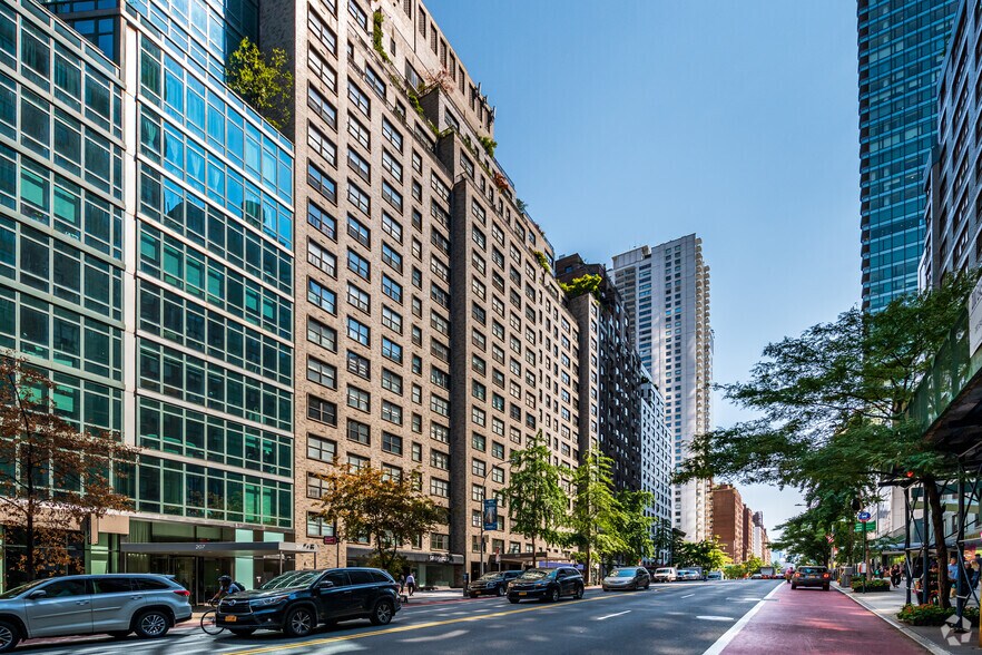225 E 57th St, New York, NY à vendre - Photo du bâtiment - Image 3 de 22