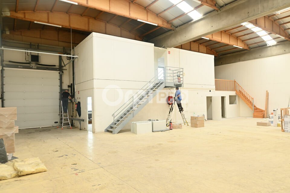 11-13 Chemin De L'Industrie, Dardilly for lease Interior Photo- Image 1 of 13