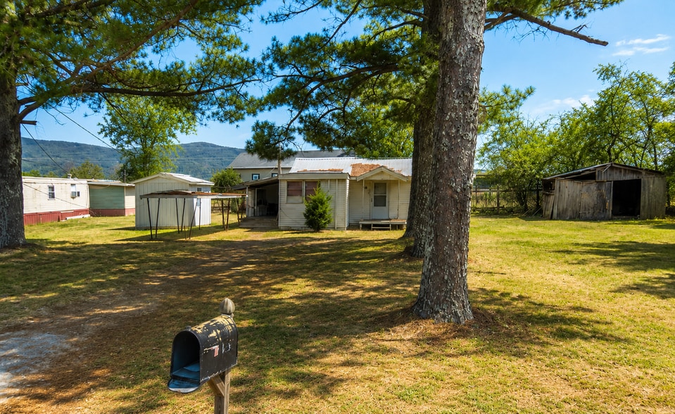 101 Ike Rd, Owens Cross Roads, AL for sale - Building Photo - Image 3 of 7