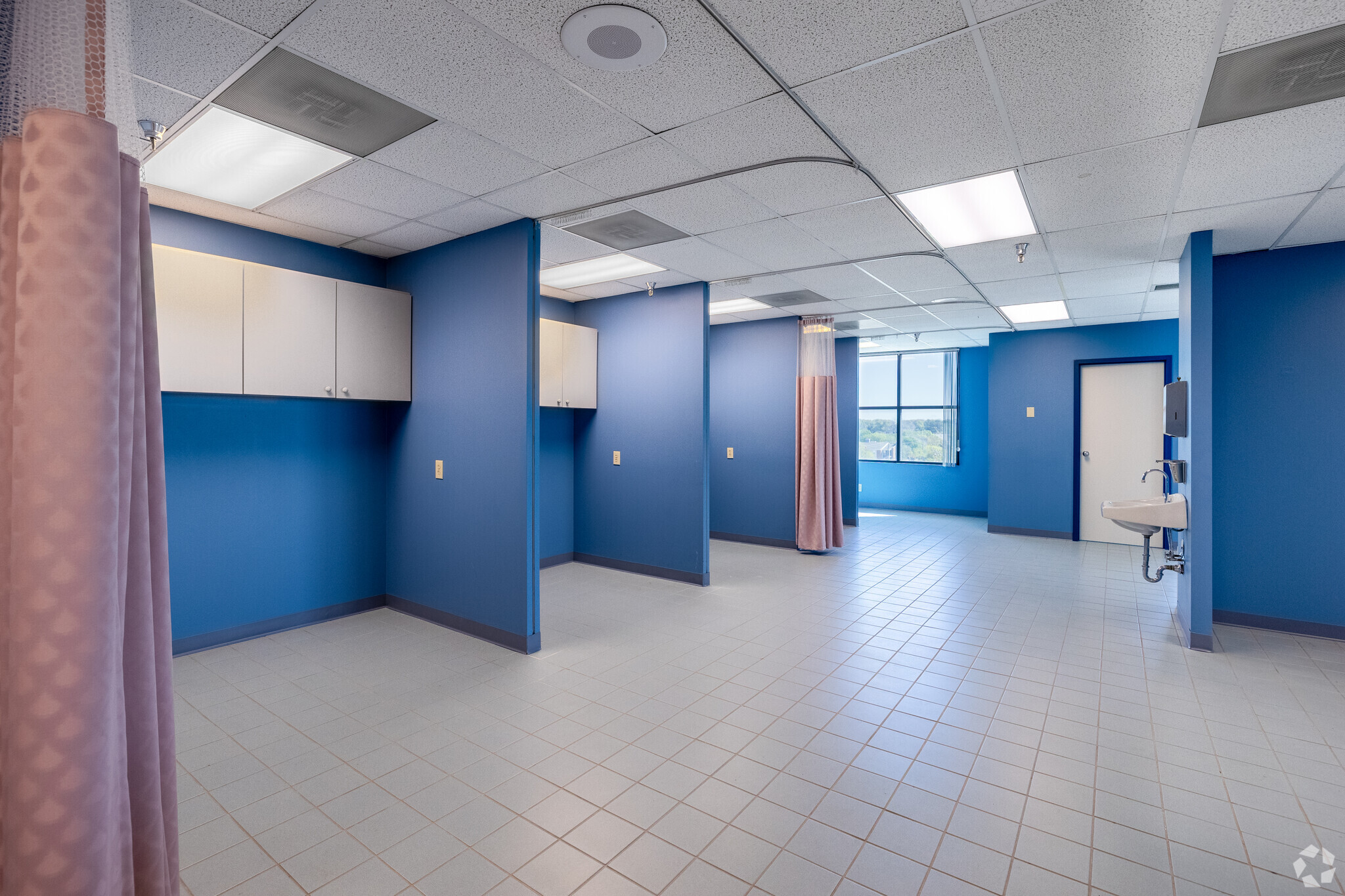 1305 Airport Fwy, Bedford, TX à louer Photo intérieure- Image 1 de 3