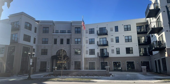 825 Mount Curve Blvd, Saint Paul, MN for lease Building Photo- Image 1 of 3