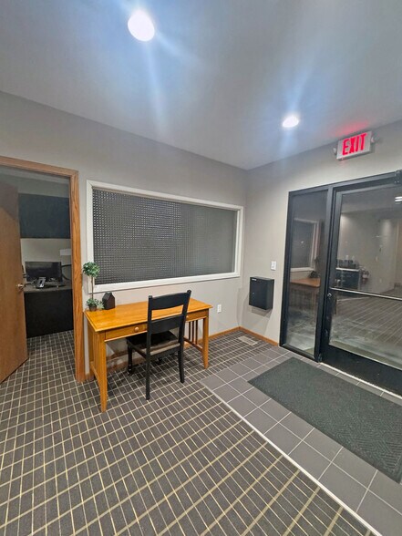 444 N 12th Ave N, South Saint Paul, MN à louer - Photo intérieure - Image 2 de 9