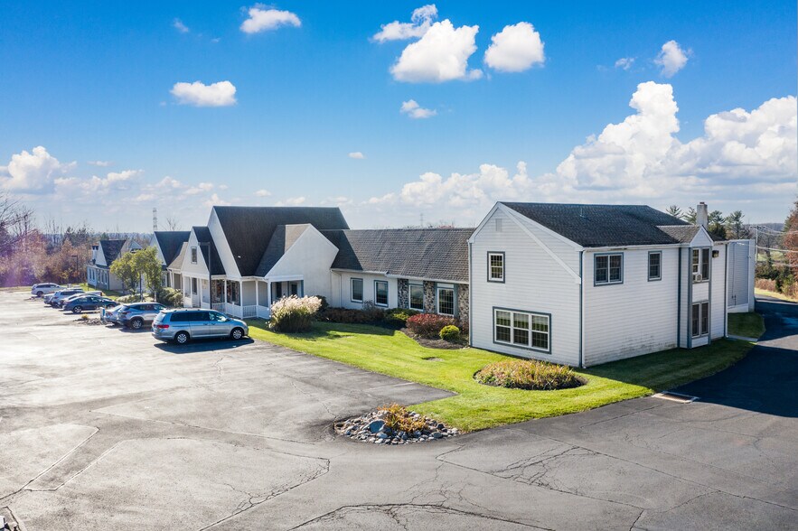 2288 2nd Street Pike, Newtown, PA à louer - Photo du bâtiment - Image 3 de 27