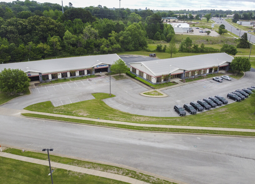 104-115 Jordan Plaza Blvd, Tyler, TX for lease - Building Photo - Image 3 of 15