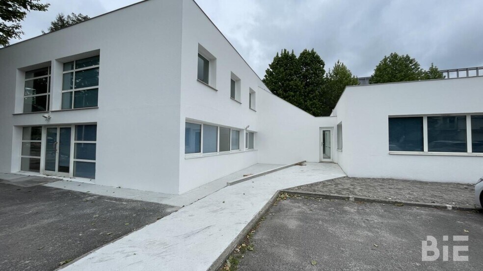 19 Avenue Henri Becquerel, Mérignac à louer - Photo du bâtiment - Image 2 de 11