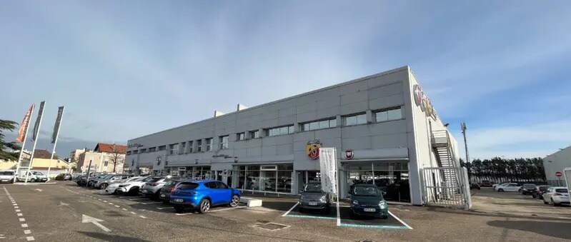 365 Route De Vienne, Vénissieux for lease - Building Photo - Image 1 of 74
