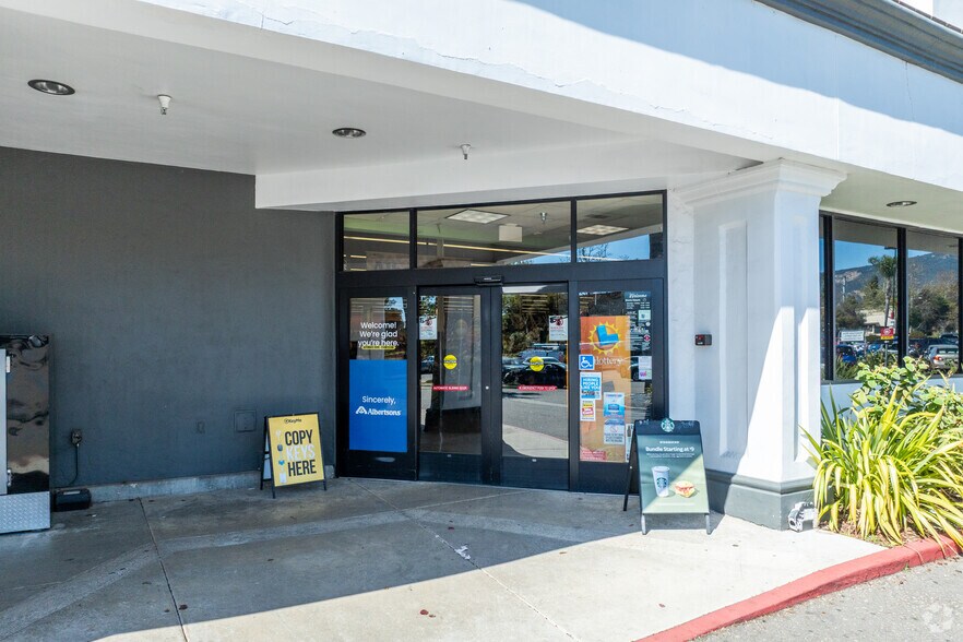 7127 Hollister Ave, Goleta, CA à louer - Photo du bâtiment - Image 3 de 4