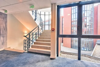 1 Rue James Joule, Guyancourt à louer Photo intérieure- Image 2 de 4