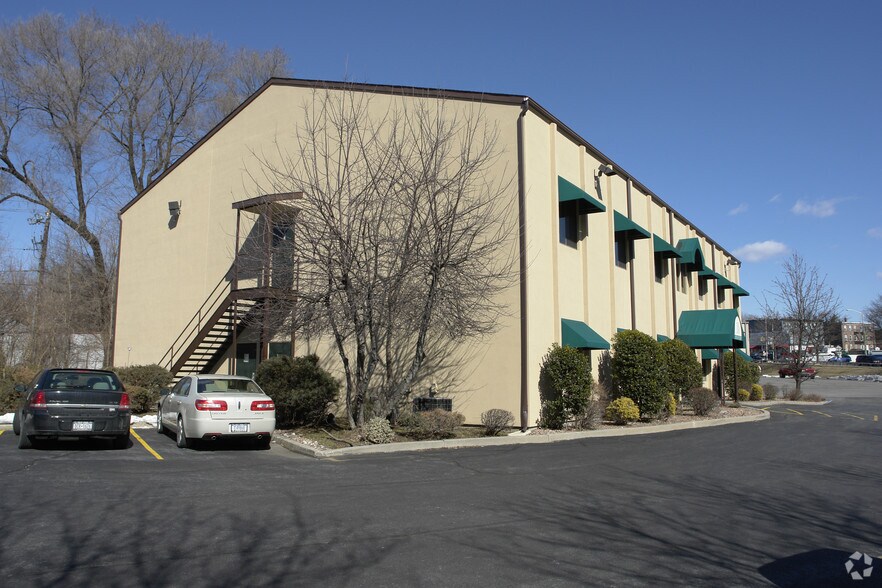 10 Little Britain Rd, Newburgh, NY à louer - Photo du bâtiment - Image 2 de 5