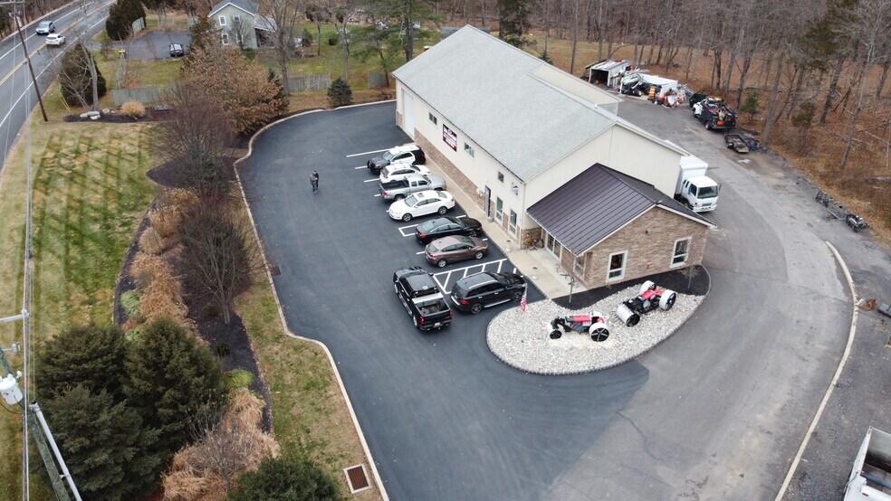 8461 Easton Rd, Ottsville, PA à vendre - Photo du bâtiment - Image 3 de 19