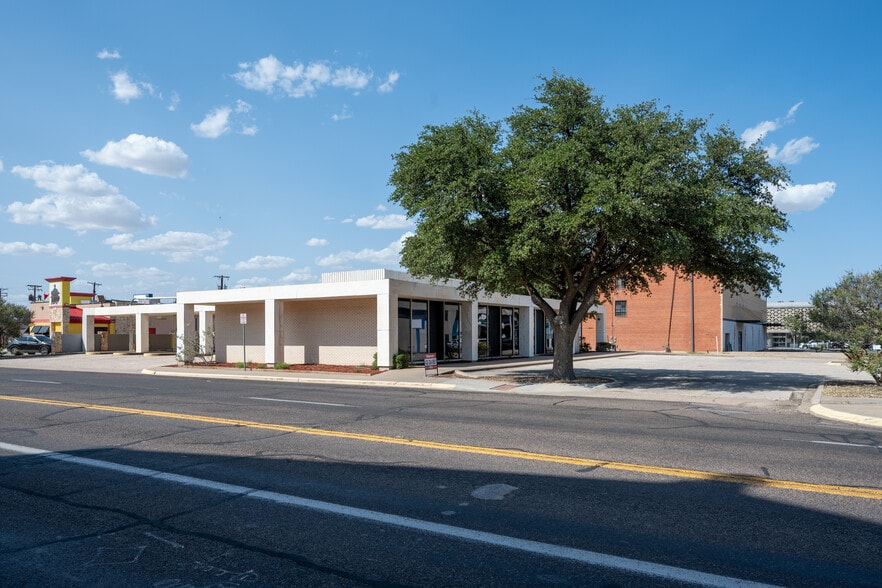 132 W 7th St, Odessa, TX for lease - Building Photo - Image 2 of 17