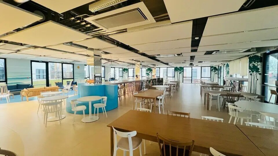 Office in Pessac for lease - Interior Photo - Image 2 of 12